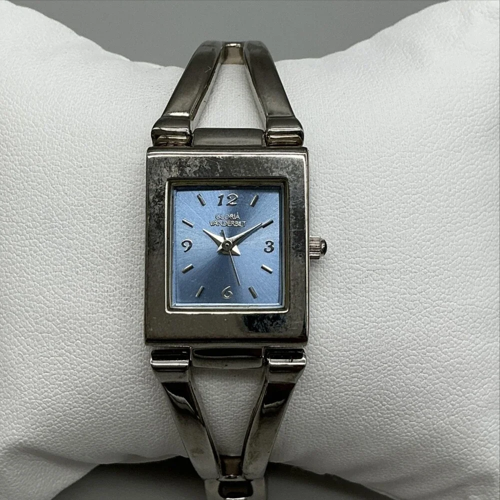 Gloria Vanderbilt Womens Watch 20mm Blue Dial Silver Tone New Battery 7.5